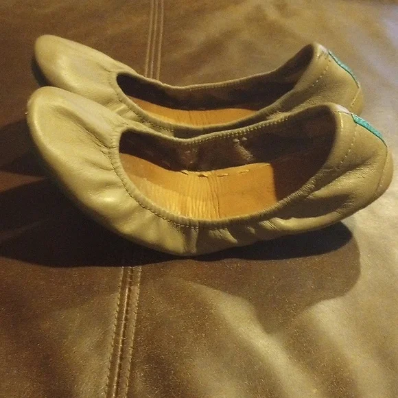 Tieks Taupe Tan Foldable Ballet Flats Size 7 - Picture 1 of 12